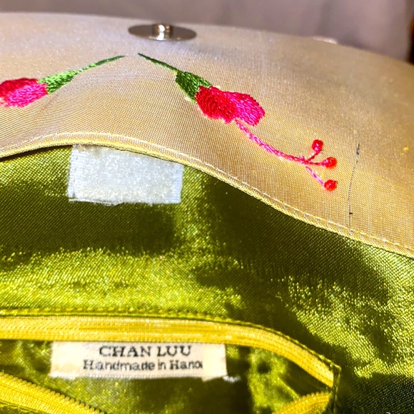 Vintage Chan Luu Small Wallet With Embroidered Flowers & Beaded Design - Picture 4 of 6